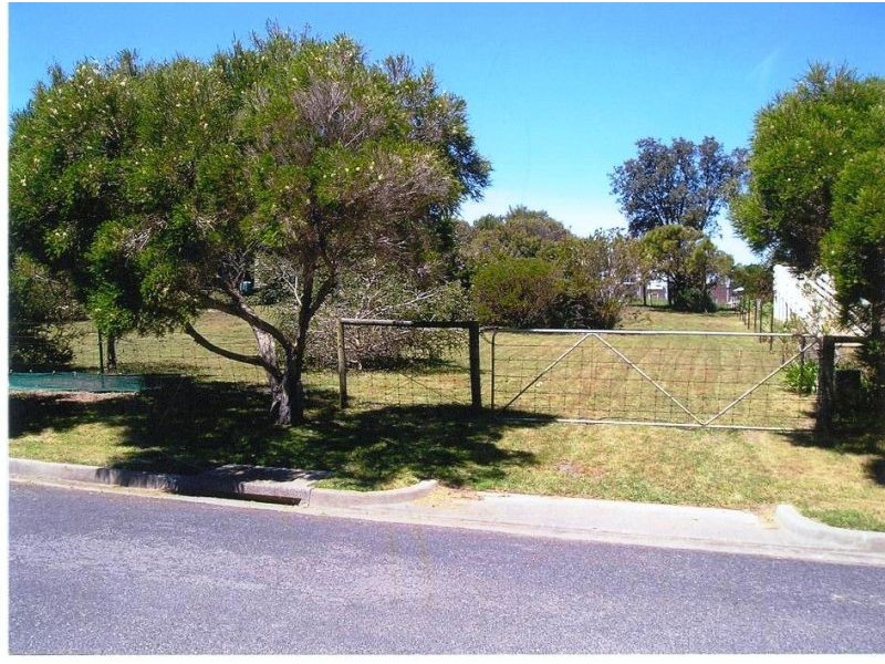 16 Boathaven Grove, San Remo VIC 3925