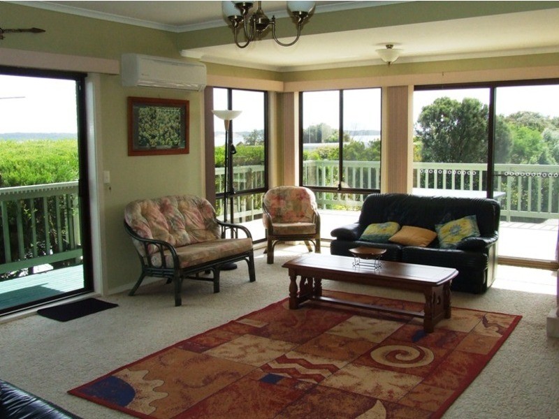 2 Boathaven Grove, San Remo VIC 3925