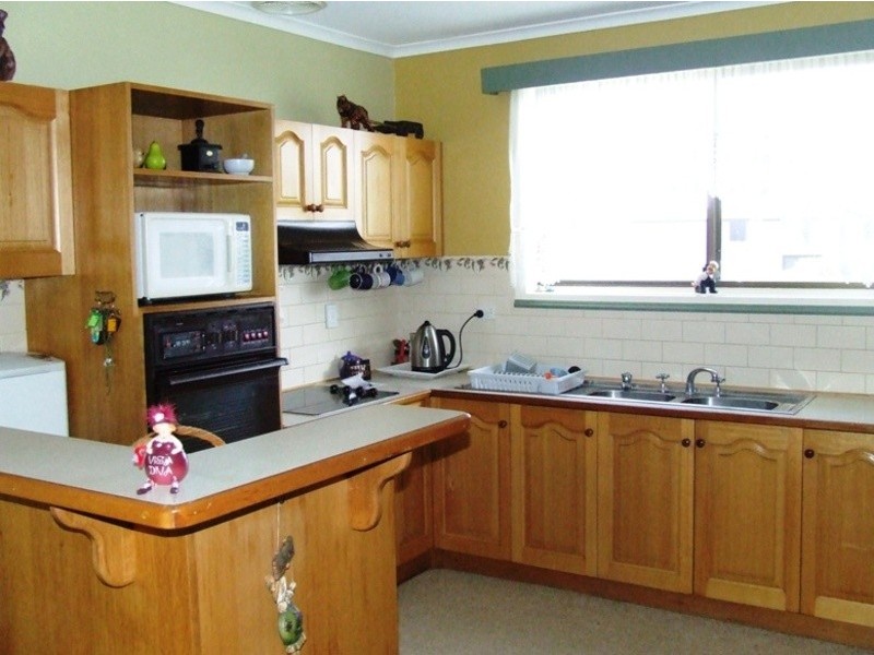 2 Boathaven Grove, San Remo VIC 3925