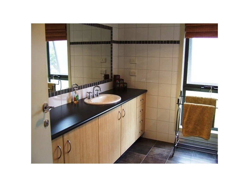 11  Beach Crescent, Newhaven VIC 3925