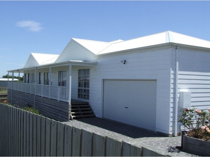 1 Jadestone Court, San Remo VIC 3925