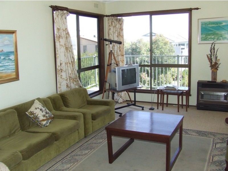 14 The Broadway, San Remo VIC 3925