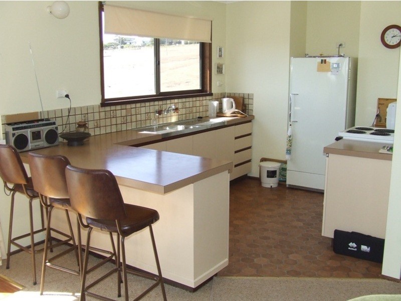 14 The Broadway, San Remo VIC 3925