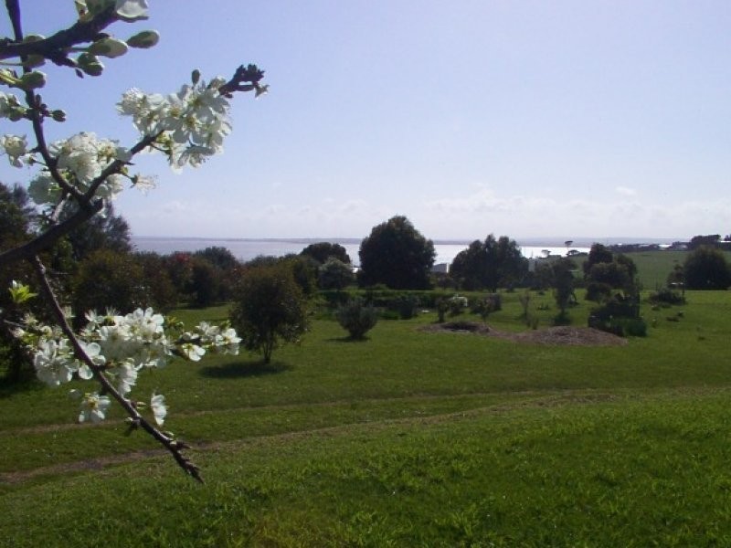 9 Small Court, San Remo VIC 3925