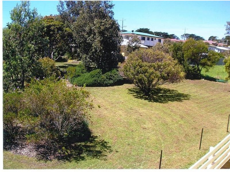 16 Boathaven Grove, San Remo VIC 3925