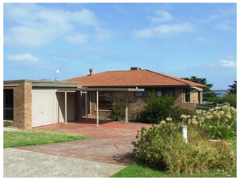 35 Ocean View Drive, San Remo VIC 3925