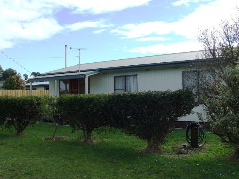 31 Phillip Island Road, Newhaven VIC 3925