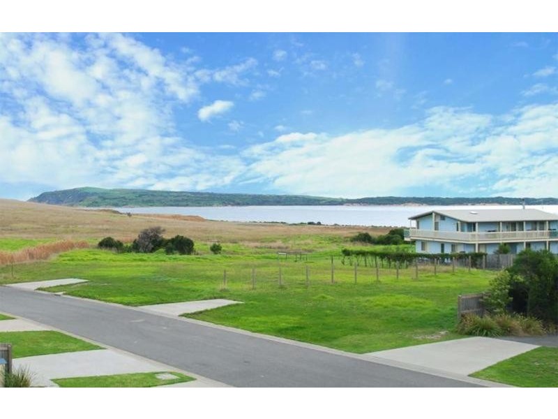 65 Penniwells Drive, San Remo VIC 3925