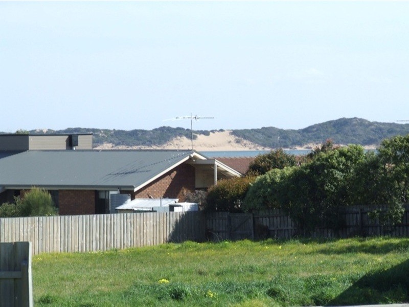72 Penniwells Drive, San Remo VIC 3925