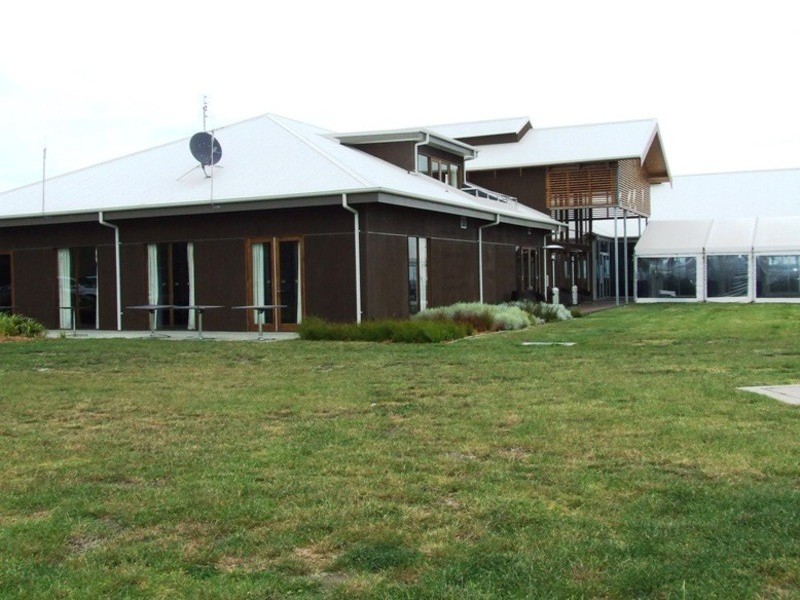 209 Pineview/Silverwater Resort Potters Hill Road, San Remo VIC 3925