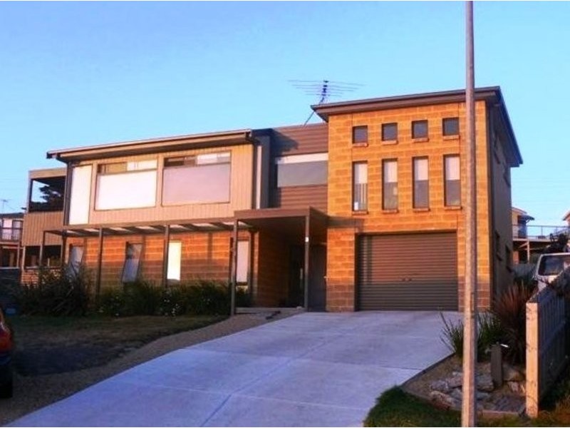 3 Jadestone Court, San Remo VIC 3925