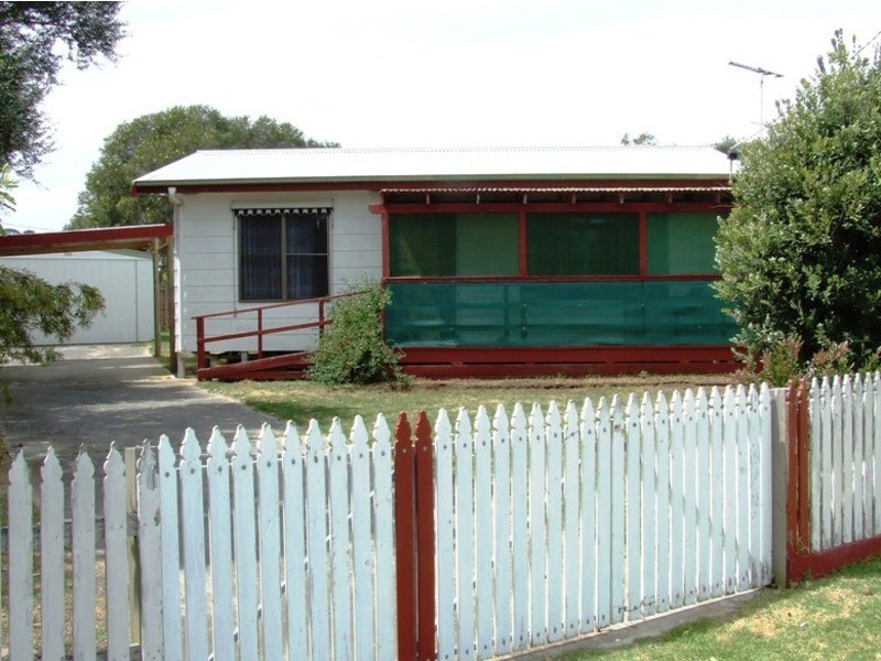15 Park Road, San Remo VIC 3925