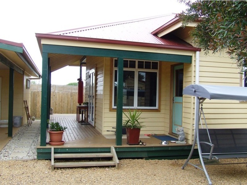 1 Thomas Grove, San Remo VIC 3925