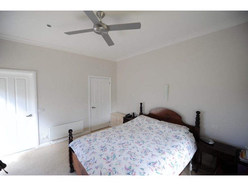 1 Thomas Grove, San Remo VIC 3925