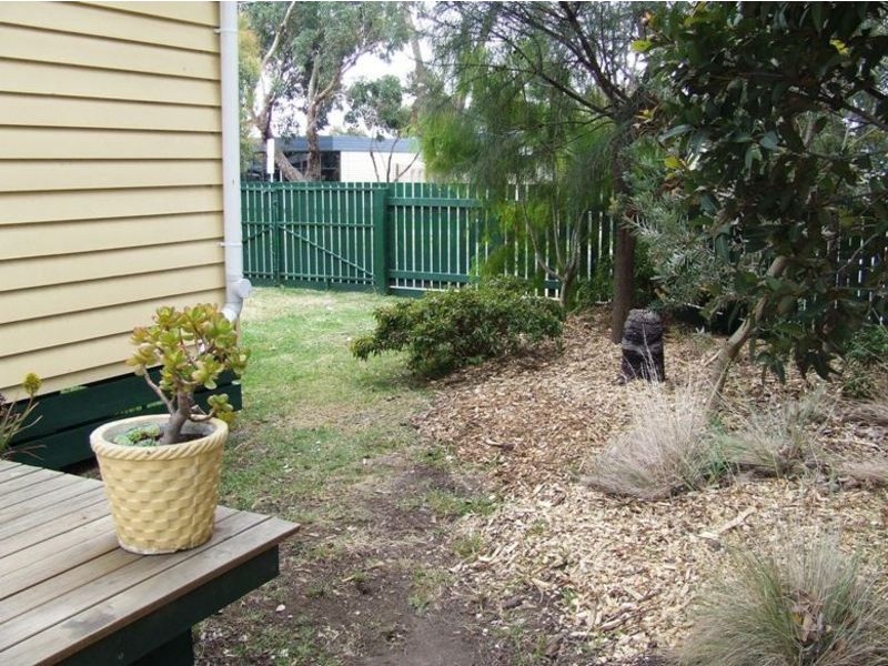 1 Thomas Grove, San Remo VIC 3925