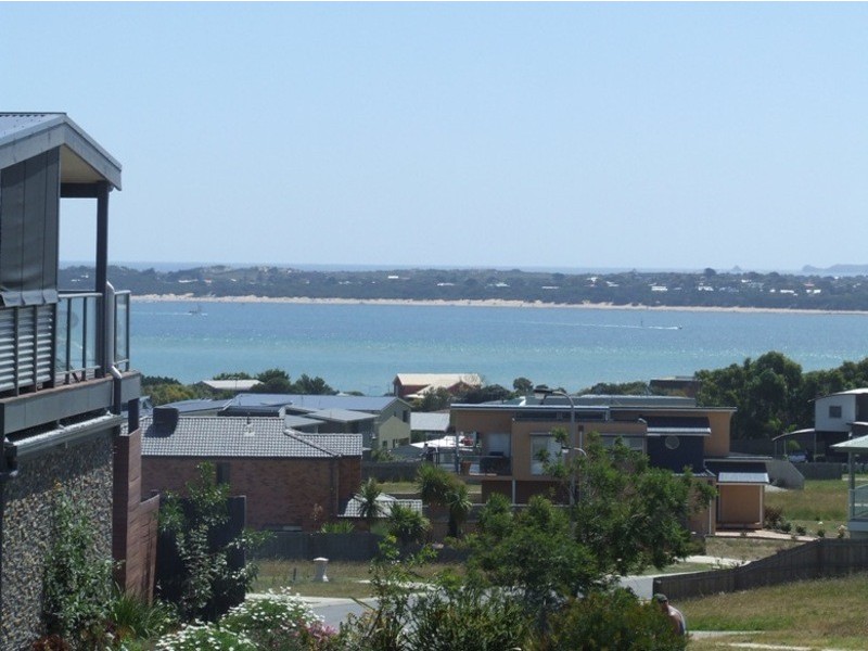 7 Halcyon Avenue, San Remo VIC 3925