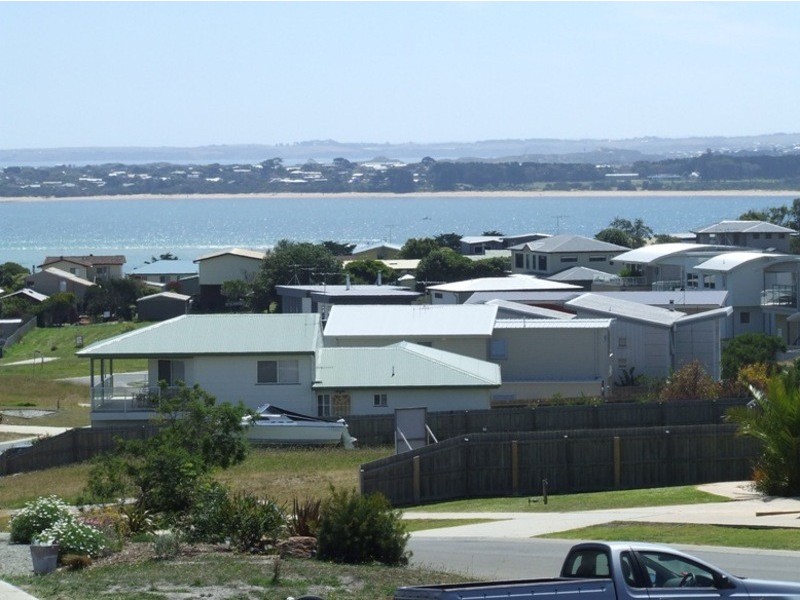 7 Halcyon Avenue, San Remo VIC 3925