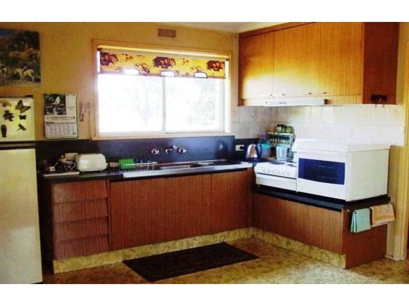 1 Edgar Road, San Remo VIC 3925