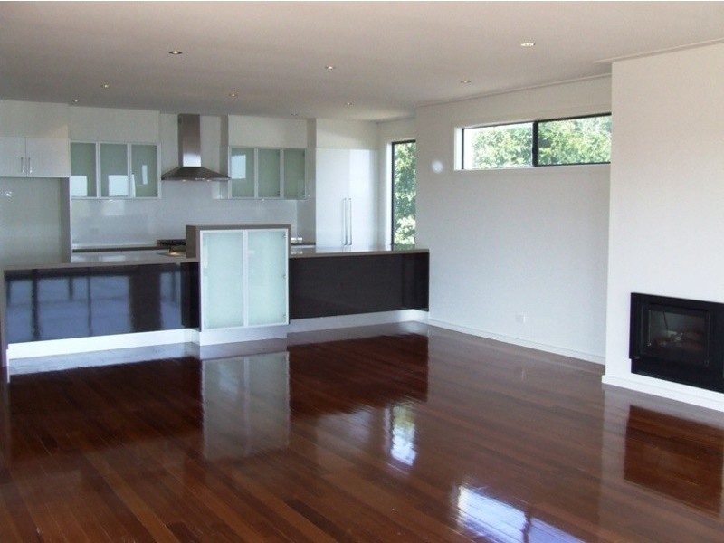 8 Wonthaggi Crescent, San Remo VIC 3925