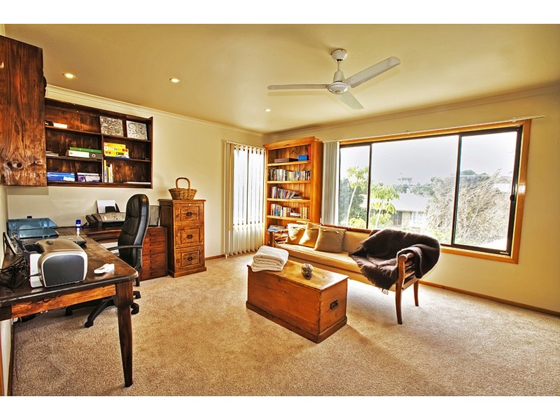 16 Park Road, San Remo VIC 3925