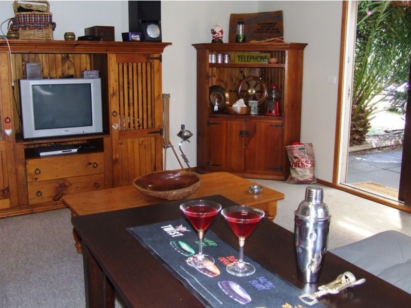 16 Park Road, San Remo VIC 3925