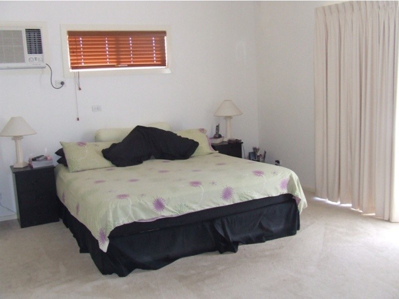 5 The Broadway, San Remo VIC 3925