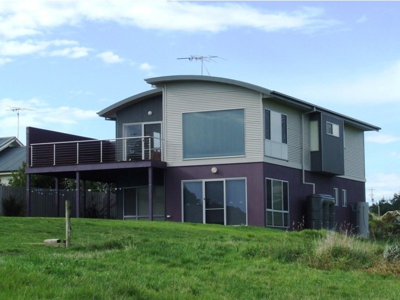 11 Penniwells Drive, San Remo VIC 3925