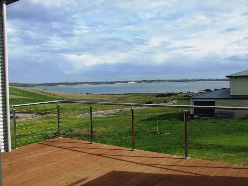 11 Penniwells Drive, San Remo VIC 3925