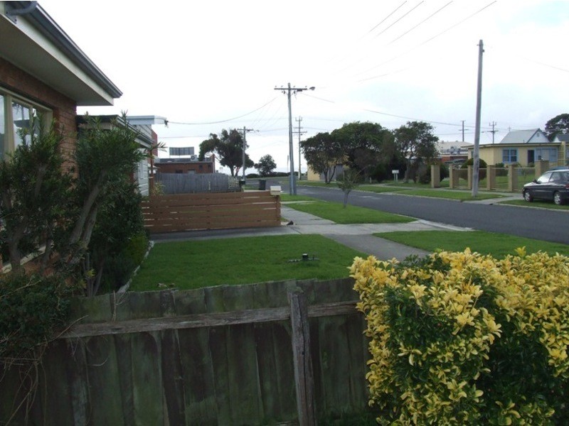 15 Edgar Road, San Remo VIC 3925