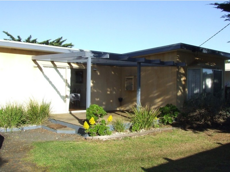 11 Anglers Road, Sunderland Bay VIC 3922