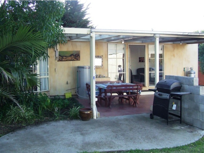 11 Anglers Road, Sunderland Bay VIC 3922