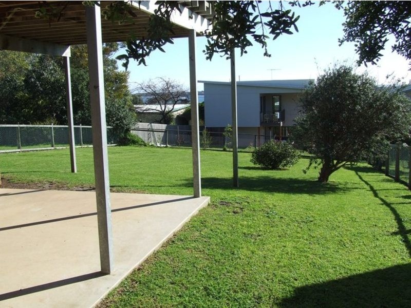 7 The Broadway, San Remo VIC 3925