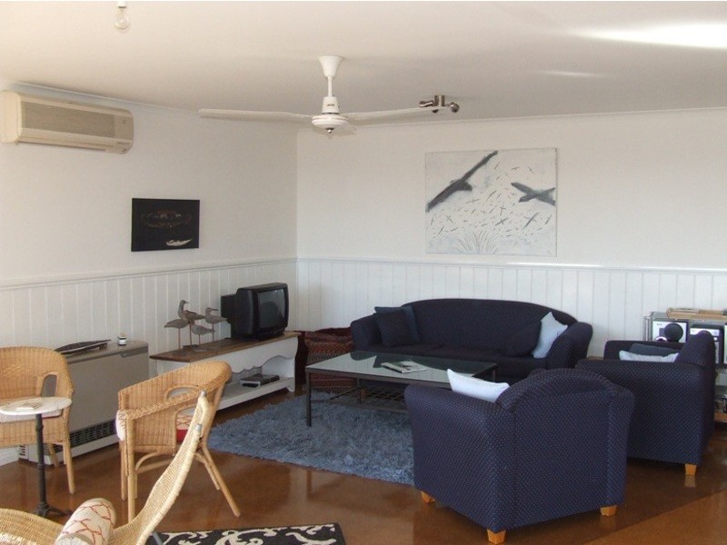 7 The Broadway, San Remo VIC 3925