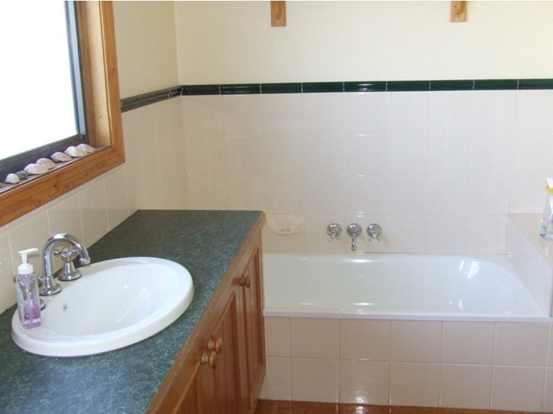 7 The Broadway, San Remo VIC 3925