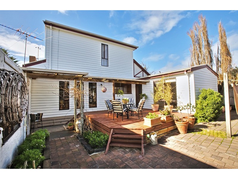 16 Park Road, San Remo VIC 3925
