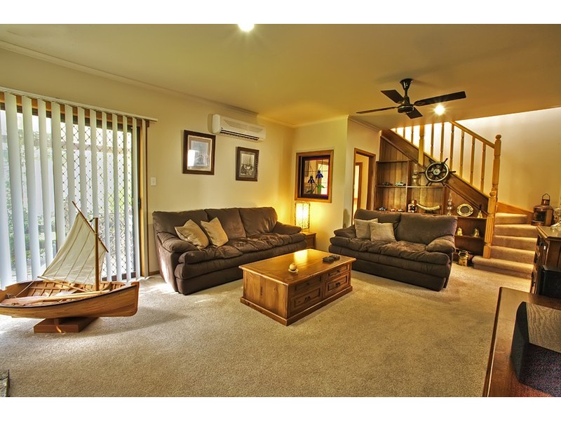16 Park Road, San Remo VIC 3925