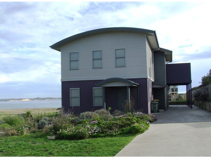 11 Penniwells Drive, San Remo VIC 3925