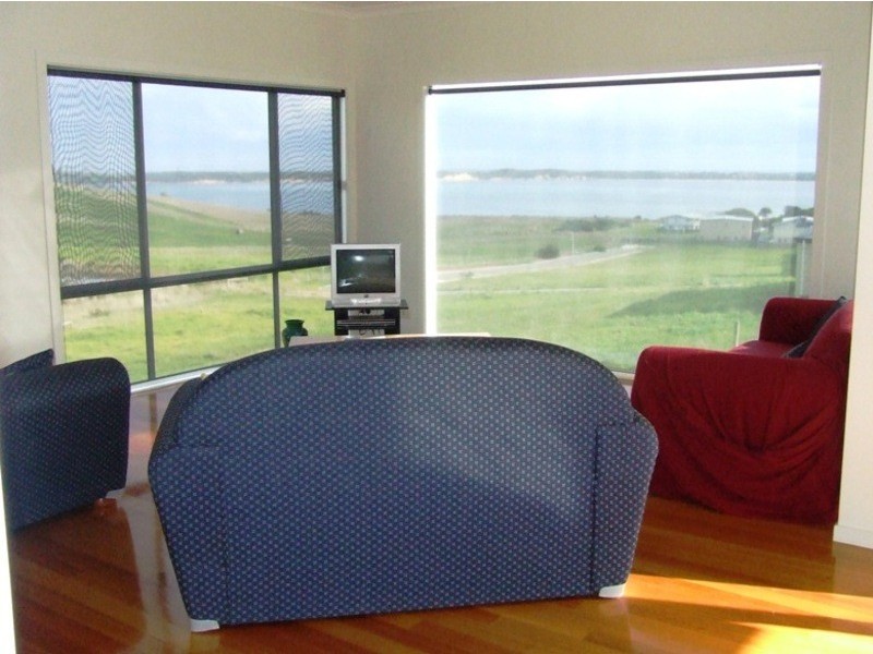 11 Penniwells Drive, San Remo VIC 3925