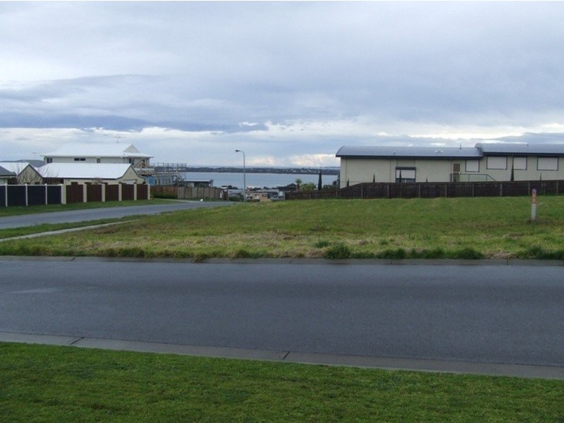 5 Penniwells Drive, San Remo VIC 3925