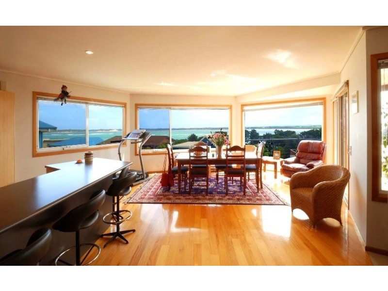 11 Boat Haven Grove, San Remo VIC 3925