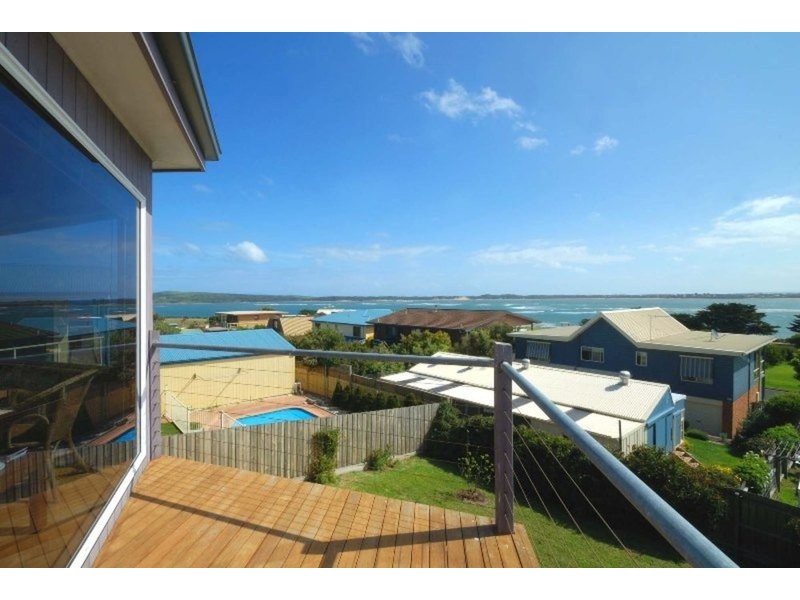 11 Boat Haven Grove, San Remo VIC 3925