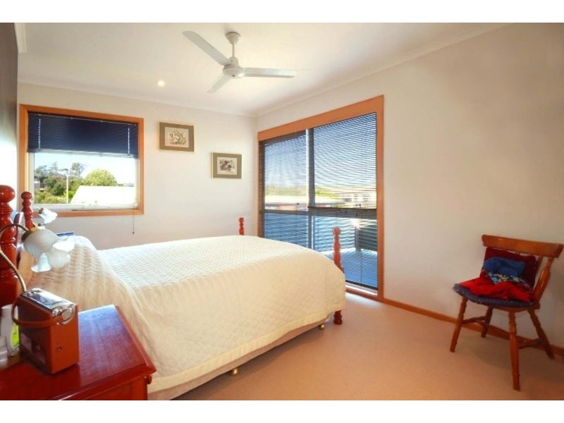 11 Boat Haven Grove, San Remo VIC 3925