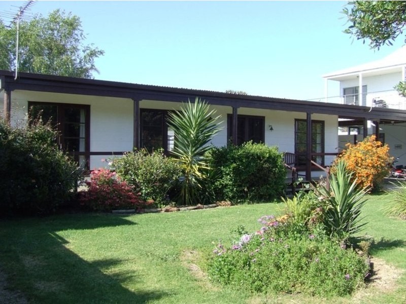 4 Malcliff Road, Newhaven VIC 3925