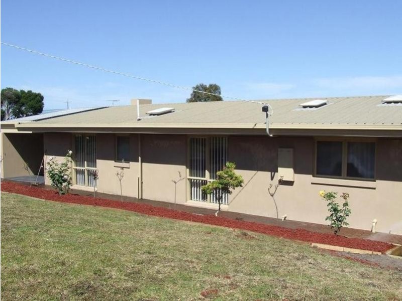 5 Wonthaggi Crescent, San Remo VIC 3925