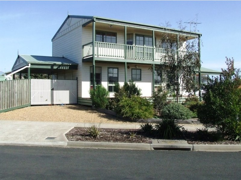 9 Genista Street, San Remo VIC 3925