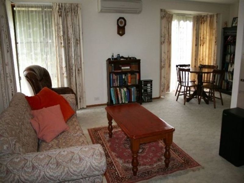 11 West Court, Cowes VIC 3922