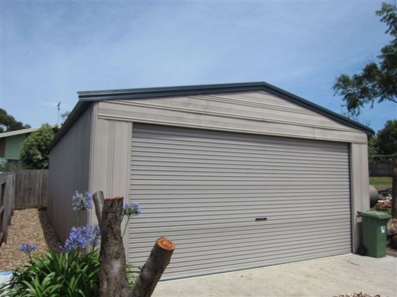 11 West Court, Cowes VIC 3922