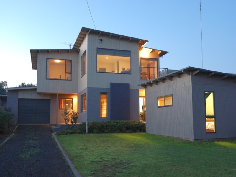 11 Beach Crescent, Newhaven VIC 3925