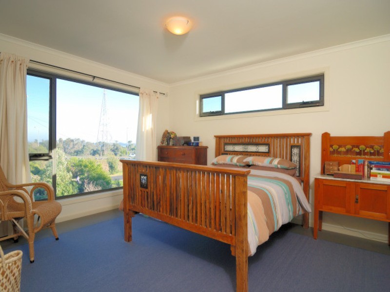 11 Beach Crescent, Newhaven VIC 3925