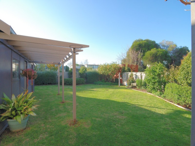 11 Beach Crescent, Newhaven VIC 3925